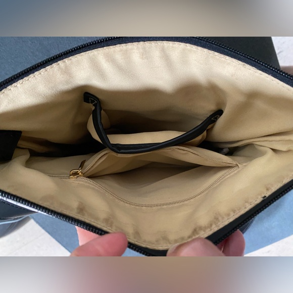 Giani Bernini Tonal Signature Crossbody - Picture 13 of 16